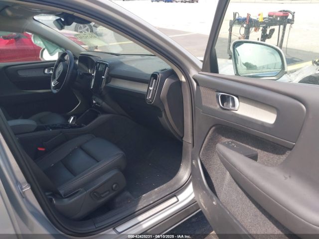 2024 VOLVO XC40 YV4L12UE0R2249649 Photo 4