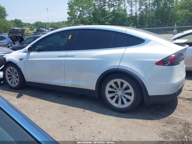 Tesla MODEL X 2019 5YJXCBE29KF207227 Image 15