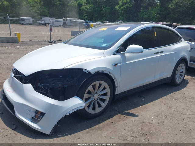 Tesla MODEL X 2019 5YJXCBE29KF207227 Image 2