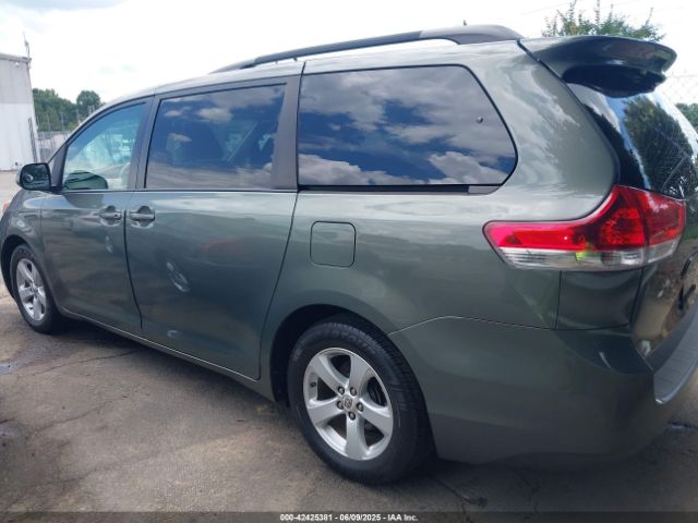 2011 TOYOTA SIENNA 5TDKK3DC6BS156696 Photo 2