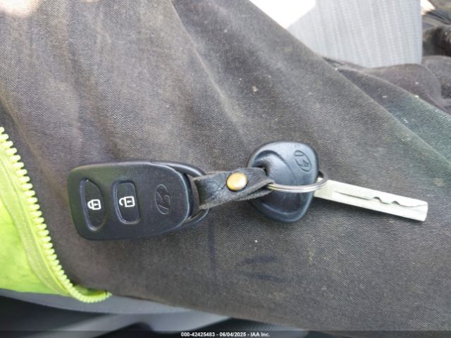 KMHCT4AE7HU233282 Hyundai ACCENT SE