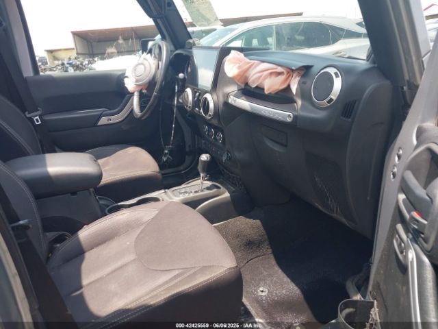 2014 JEEP WRANGLER UNLIMITED 1C4BJWFGXEL182177 Photo 4