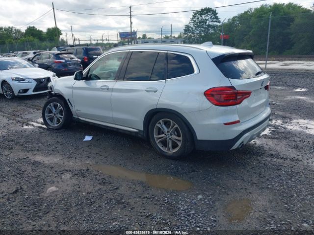 2018 BMW X3 5UXTR9C51JLC82858 Photo 2