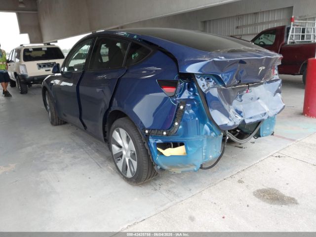 2023 TESLA MODEL Y 7SAYGDEE6PA165167 Photo 2