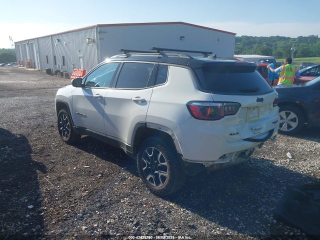 Jeep Compass 2020 3C4NJDDB8LT207880 Image 3