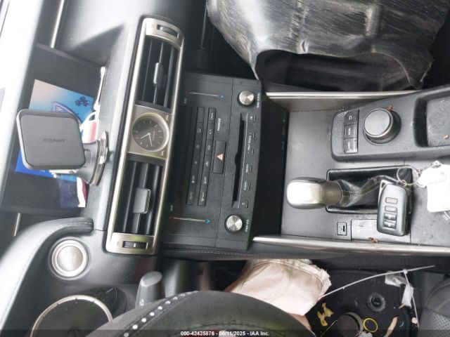 2016 LEXUS IS 200T JTHBA1D24G5018116 Photo 10