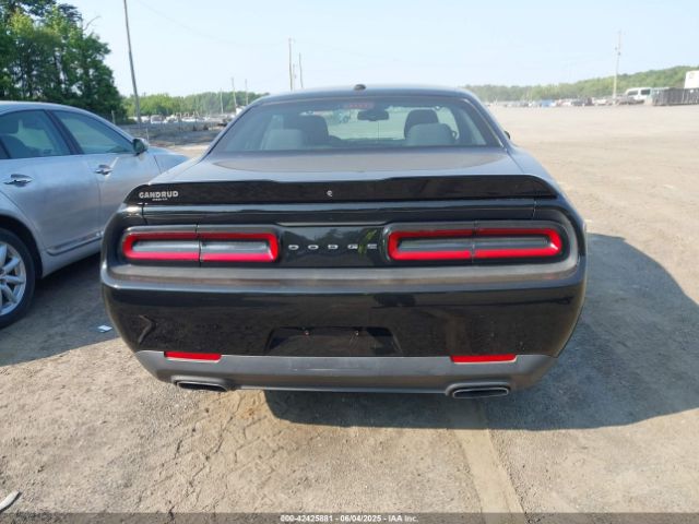 2C3CDZAG8JH276686 Dodge Challenger Sxt