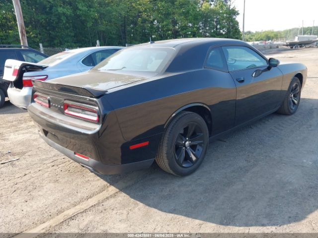 2C3CDZAG8JH276686 Dodge Challenger Sxt
