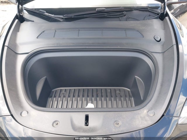 2025 TESLA MODEL Y 7SAYGDED6SA340405 Photo 9
