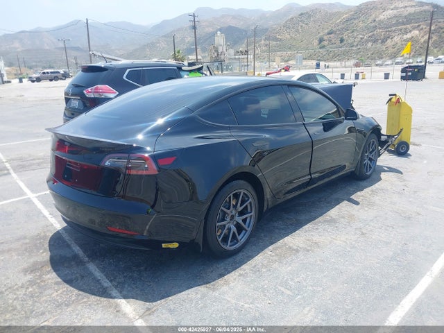 2018 TESLA MODEL 3 5YJ3E1EA1JF123363 Photo 3
