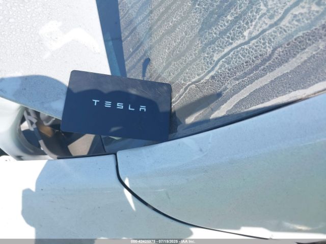 2023 TESLA MODEL Y 7SAYGDEE2PF901590 Photo 10