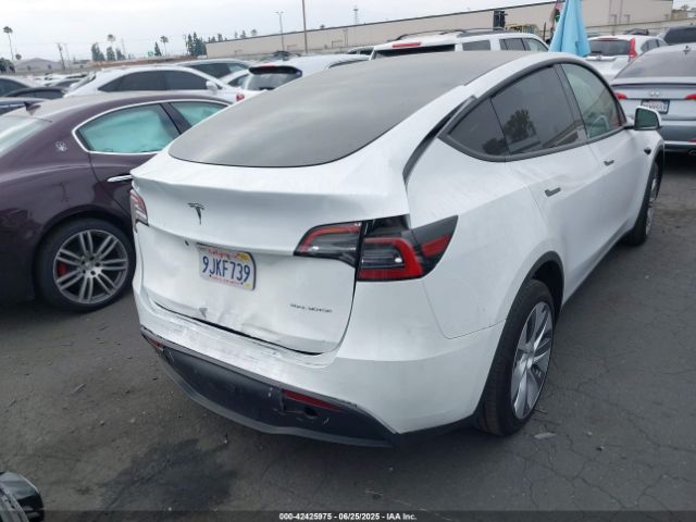 2023 TESLA MODEL Y 7SAYGDEE2PF901590 Photo 3