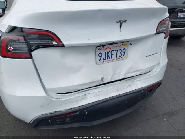 2023 TESLA MODEL Y 7SAYGDEE2PF901590 Photo 5