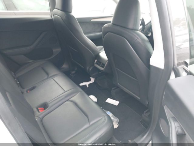 2023 TESLA MODEL Y 7SAYGDEE2PF901590 Photo 7