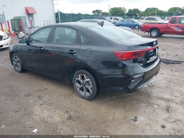 2021 KIA FORTE 3KPF24AD4ME363086 Photo 2