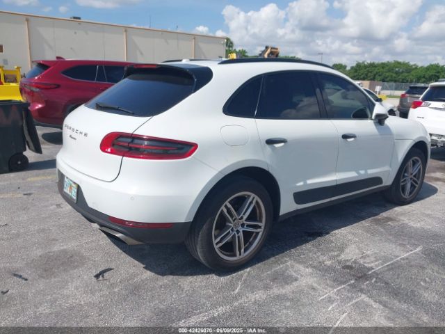 2018 PORSCHE MACAN WP1AA2A55JLB09317 Photo 3