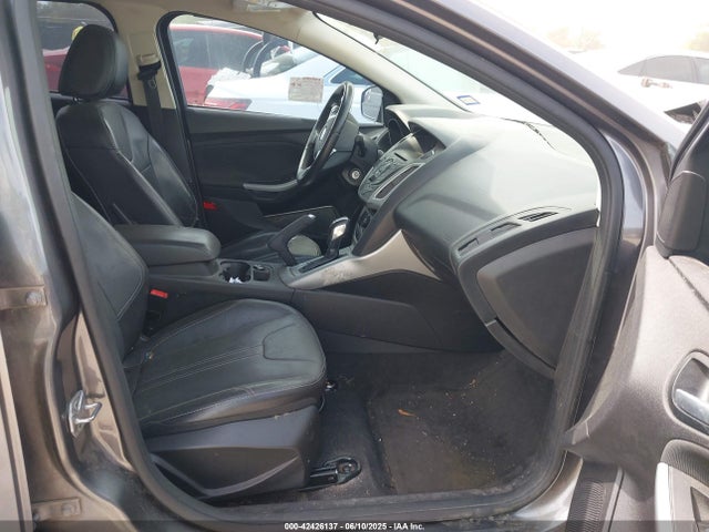 1FADP3F22EL373074 Ford FOCUS SE
