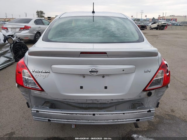 3N1CN7AP9JK431131 Nissan 2018