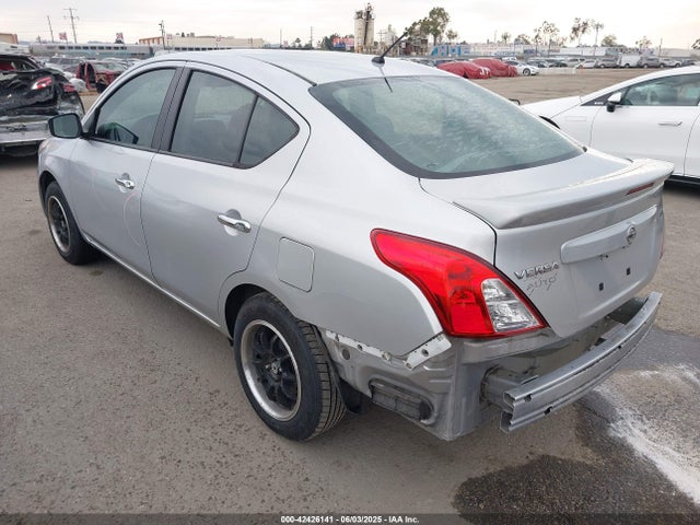 3N1CN7AP9JK431131 Nissan 2018