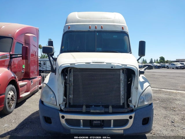 Продажа на аукционе авто 2016 Freightliner Cascadia 125, vin: 3AKJGLDR0GSHF1582, номер лота: 42426168