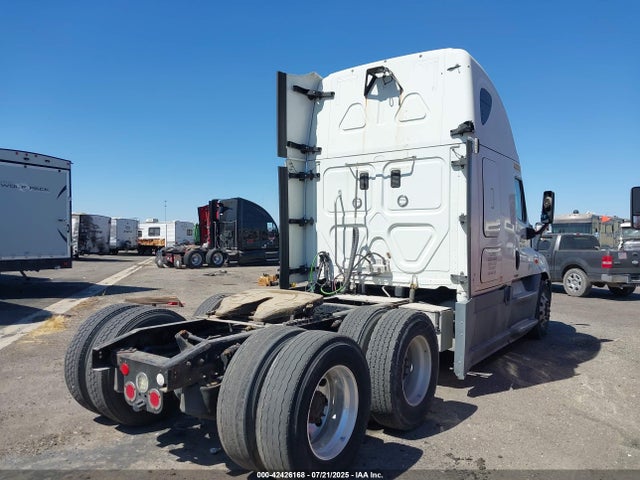 Продажа на аукционе авто 2016 Freightliner Cascadia 125, vin: 3AKJGLDR0GSHF1582, номер лота: 42426168