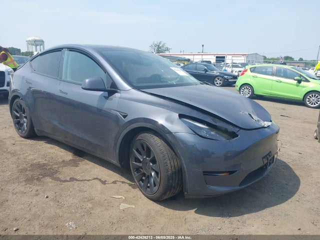 2023 TESLA MODEL Y 7SAYGDEF0PF903847 Photo 0