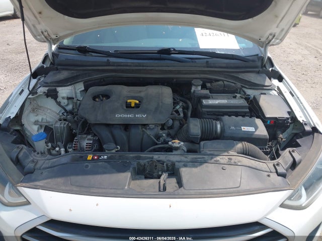 5NPD84LF2JH225073 Hyundai ELANTRA SEL