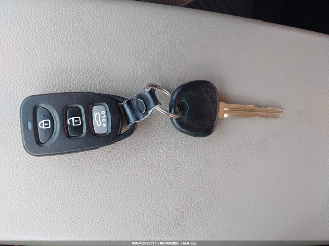 5NPD84LF2JH225073 Hyundai ELANTRA SEL