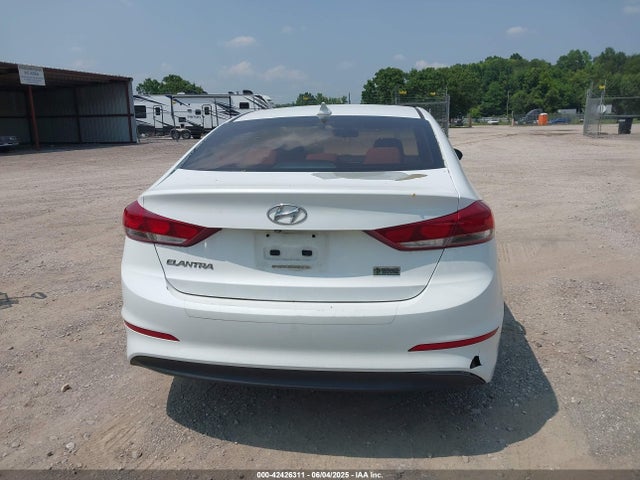 5NPD84LF2JH225073 Hyundai ELANTRA SEL