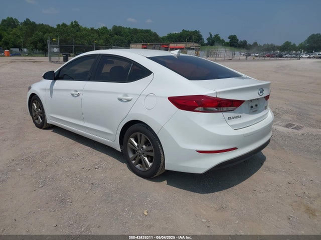 5NPD84LF2JH225073 Hyundai ELANTRA SEL