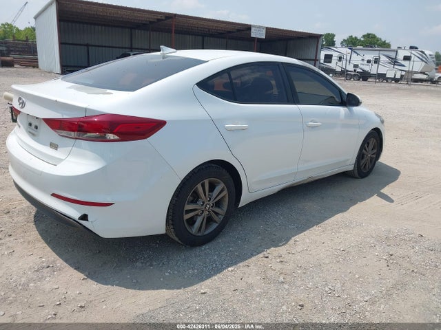 5NPD84LF2JH225073 Hyundai ELANTRA SEL
