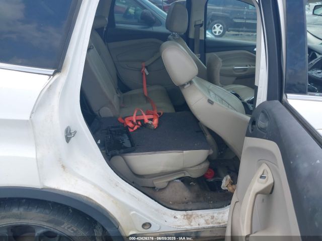 1FMCU0J98EUD63186 Ford Escape Titanium