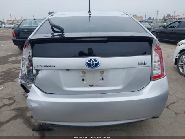 JTDKN3DUXF1932119 Toyota Prius Two