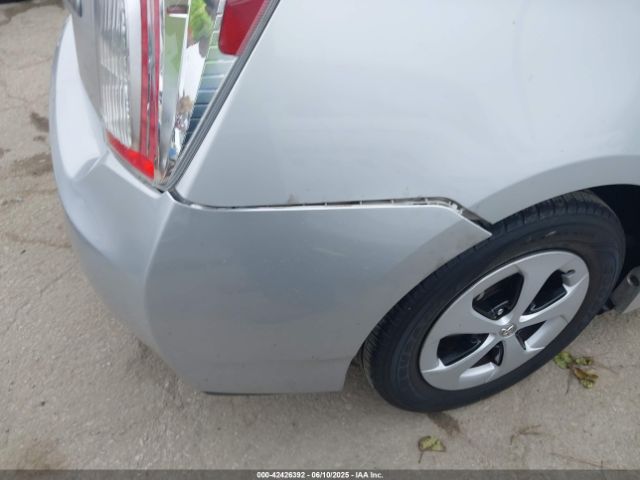 JTDKN3DUXF1932119 Toyota Prius Two