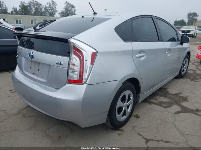 JTDKN3DUXF1932119 Toyota Prius Two