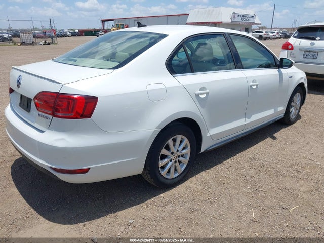 3VW637AJ9EM214259 Volkswagen Jetta Hybrid Se