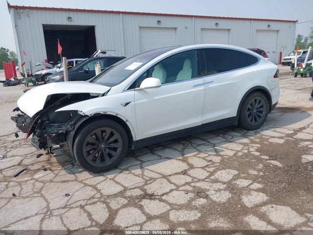 2018 TESLA MODEL X 5YJXCAE22JF118947 Photo 1