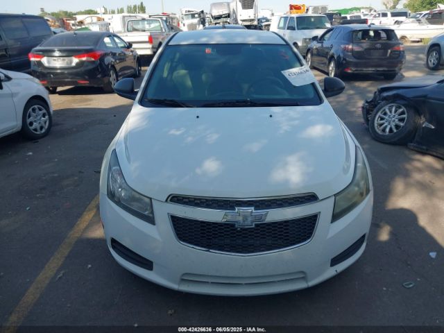 1G1PA5SH4E7326130 Chevrolet Cruze Ls Auto