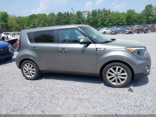 KNDJP3A51J7605777 KIA SOUL +