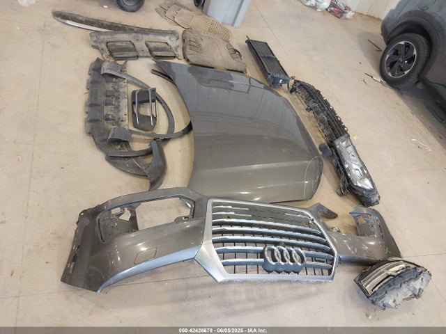 WA1LAAF7XKD045120 Audi 2019