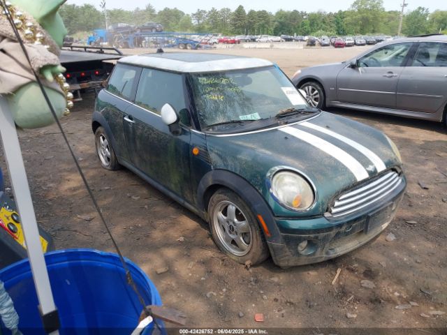 2010 MINI COOPER WMWMF3C57ATZ24618 Photo 0