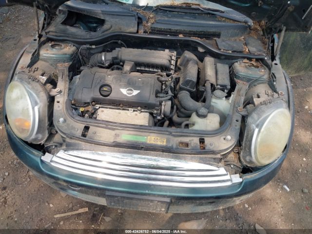 2010 MINI COOPER WMWMF3C57ATZ24618 Photo 9