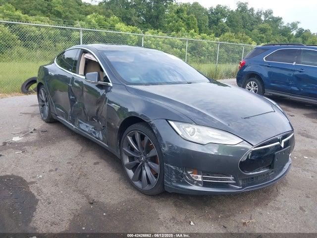 2015 TESLA MODEL S 5YJSA1E19FF109094 Photo 0