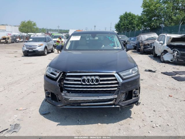 WA1LAAF76HD017887 Audi 2017