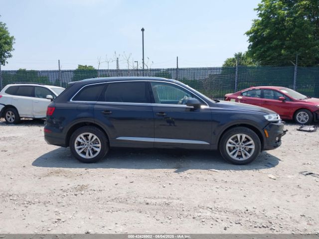 WA1LAAF76HD017887 Audi 2017