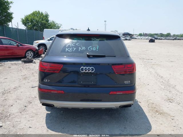 WA1LAAF76HD017887 Audi 2017
