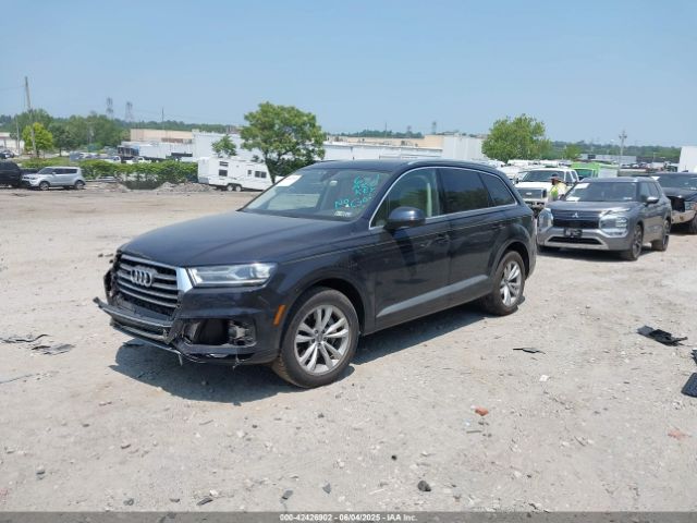 WA1LAAF76HD017887 Audi 2017