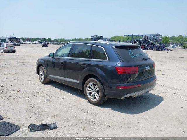 WA1LAAF76HD017887 Audi 2017