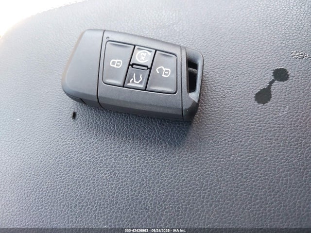 3VV8B7AX0RM015191 Volkswagen tsi