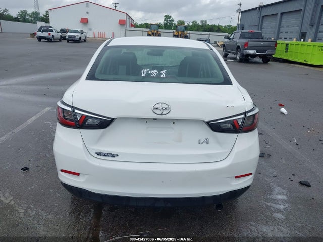 3MYDLBZVXGY123129 Scion p5v